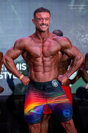 MEN'S PHYSIQUE 174